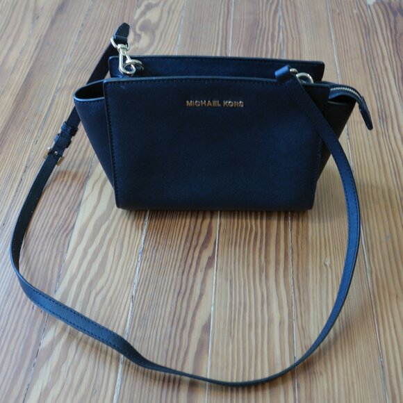 Michael Kors Selma Medium Saffiano Leather Black Crossbody Bag - Picture 1 of 13